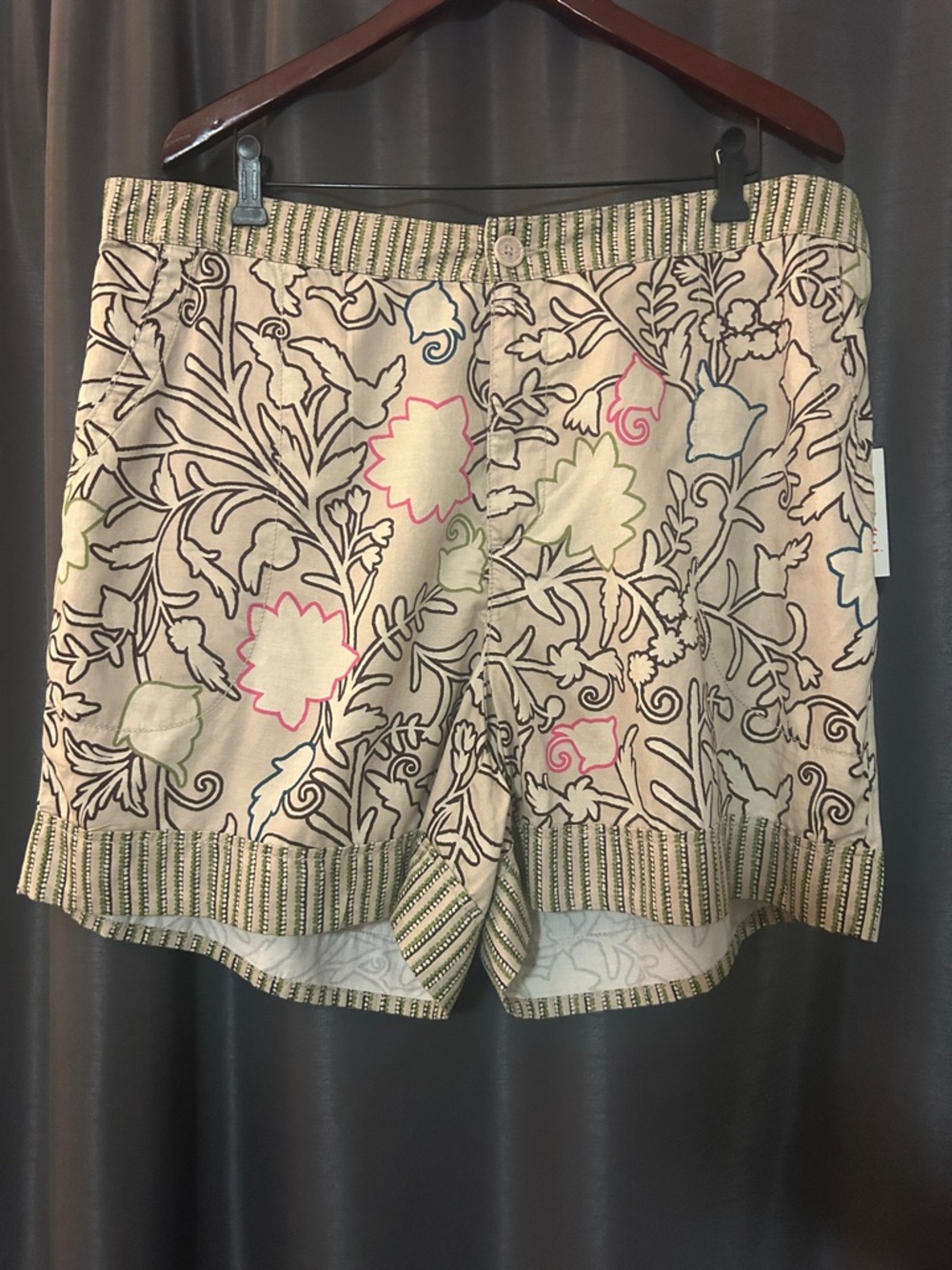 Knox Rose Cream Floral Embroidered Shorts with Pastel Accents